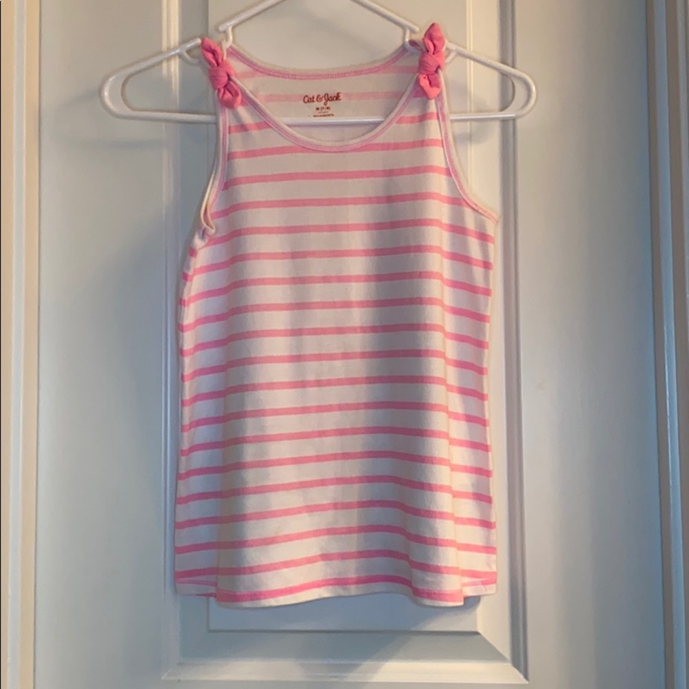 Sleeveless shirt